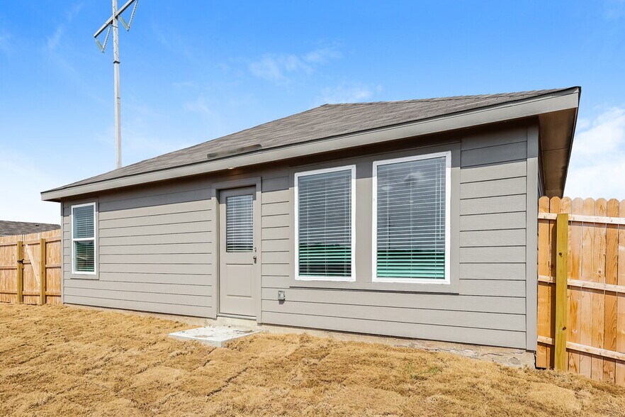 Building Photo - 533 Chevre Rd