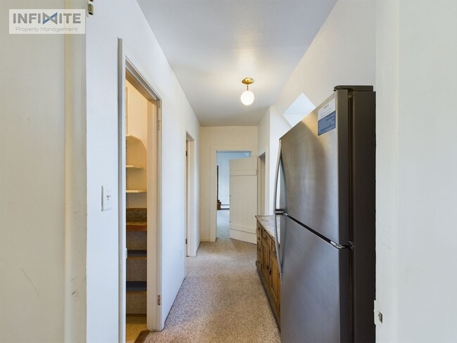 Building Photo - 3 bedroom - Water, Sewer, Gas and Electric...