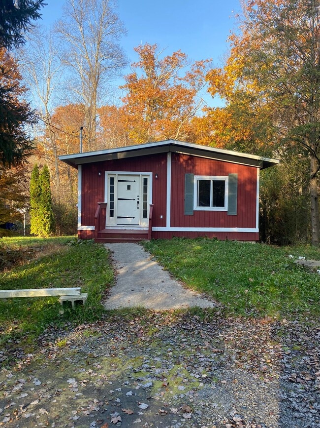 Building Photo - 1460 Pocono Ln