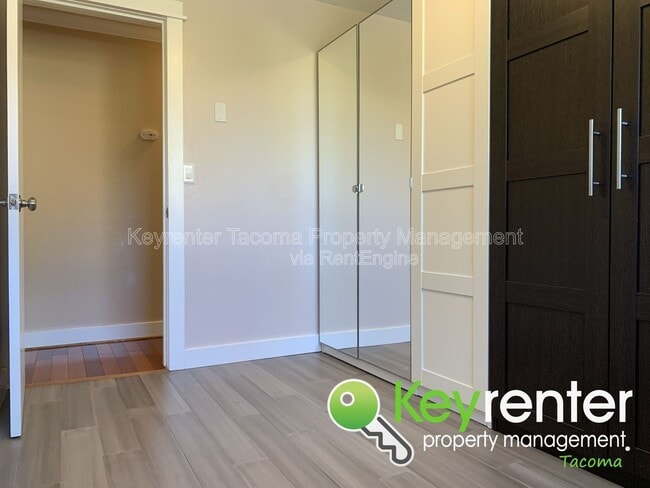 Building Photo - 1355 E 44th St