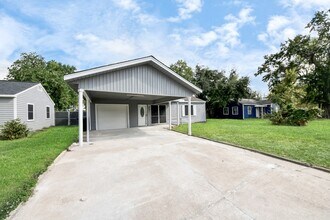 Building Photo - 1535 Pleasantville Dr