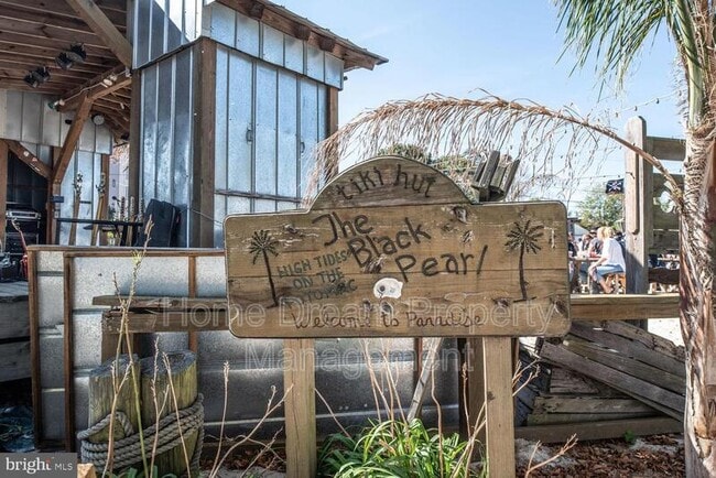 Building Photo - 961 Bryant Ave