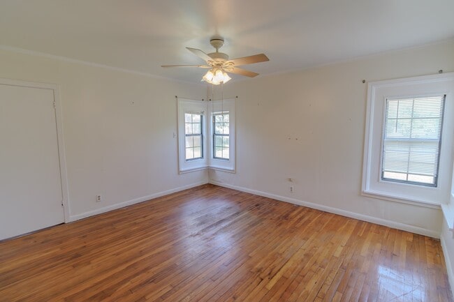 Building Photo - 1150 N Bowie St