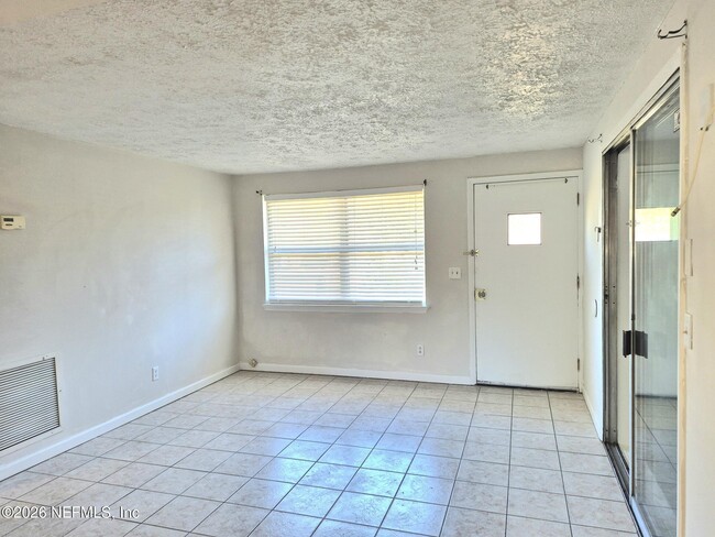 Building Photo - 5836 Sonora Dr W