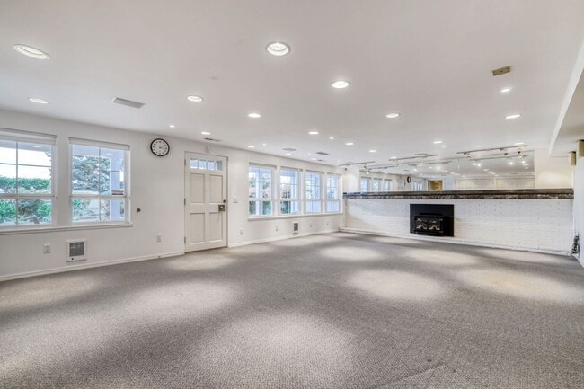 Building Photo - Charming 4-Bedroom, 3-Bath Home + Den in Alki Neighborhood with Panoramic Puget Sound Views!