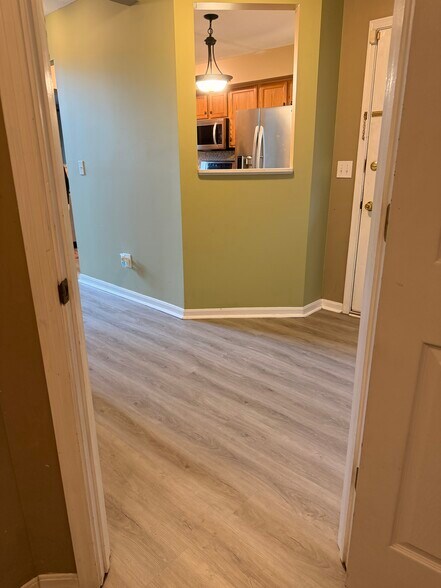 Building Photo - 4082 East Village Dr