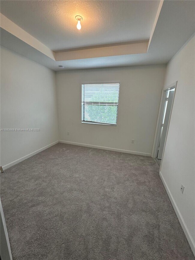 Building Photo - Northeast 3rd Place, North Miami Beach, FL 33179 - 3 BR 3 BA townhouse