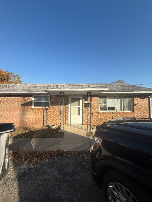 Building Photo - 328 N Madison St