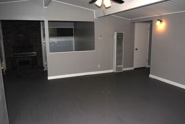 Building Photo - 9 Dunlap St