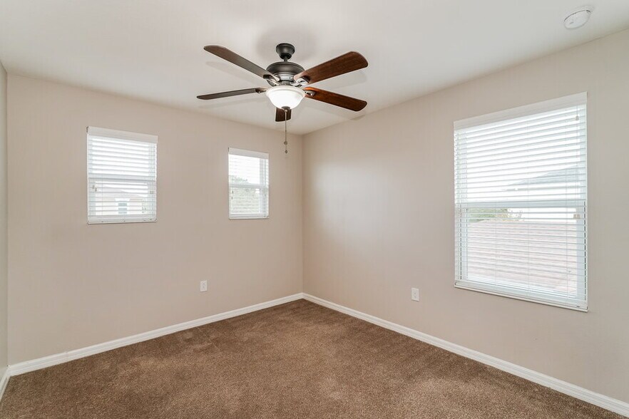 Building Photo - 10635 Laguna Plains Dr