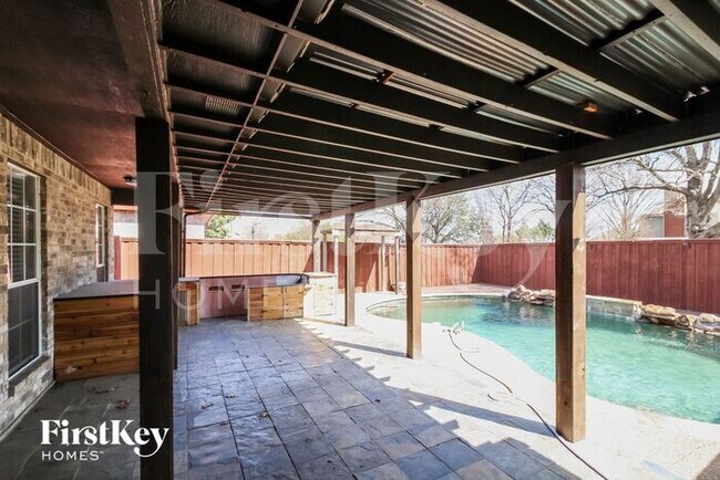Building Photo - 2804 Pinnacle Dr