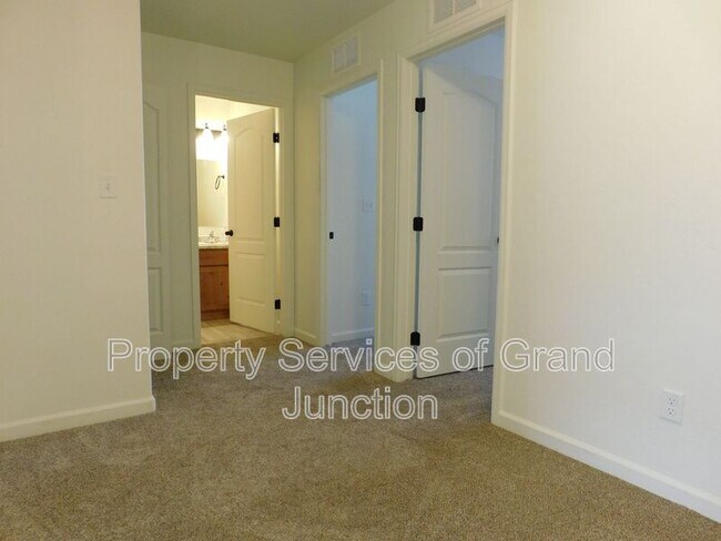 Building Photo - 657 Trinity Way