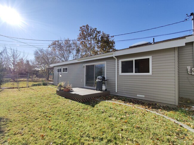 Building Photo - Your Next Home in the Heart of Richland — ...