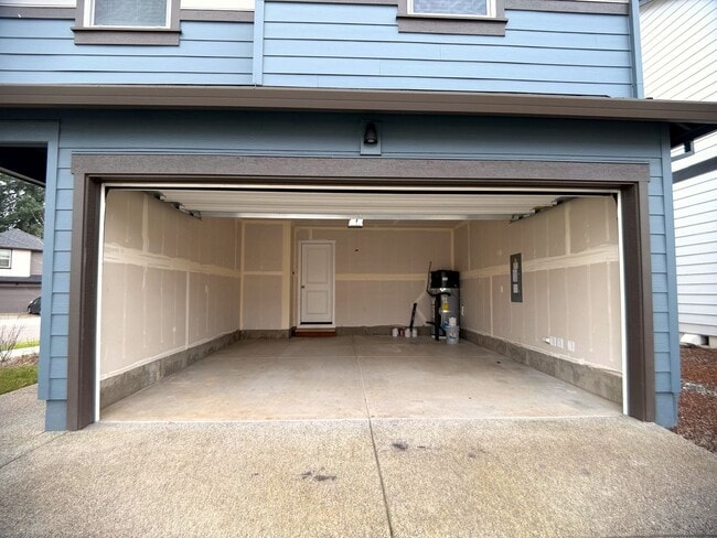 Building Photo - 2945 N 3rd Way