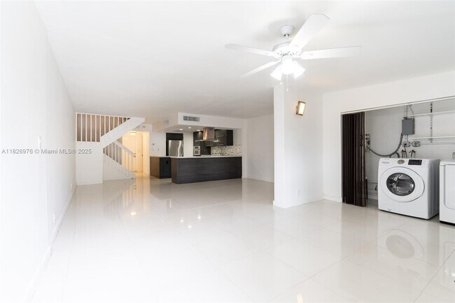 Building Photo - 20350 W Country Club Dr