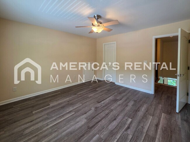 Building Photo - Deposit Pending! - Private Estate Living on Over 3 Acres! Available to view NOW!