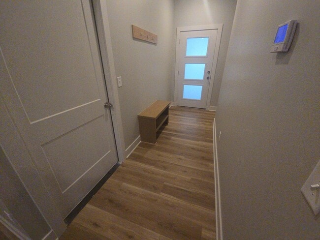 Building Photo - Modern 3-Bedroom Single-Family Home for Re...