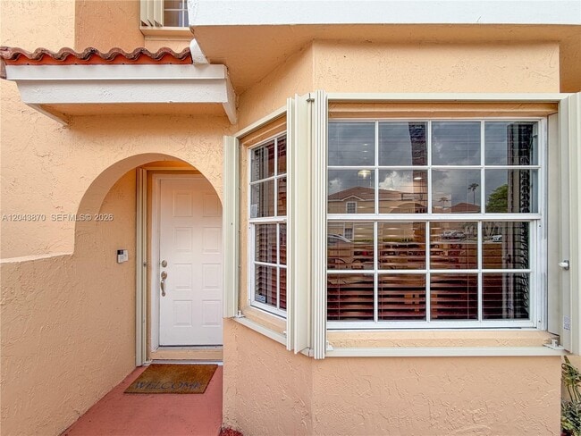 Building Photo - 11415 Lakeview Dr