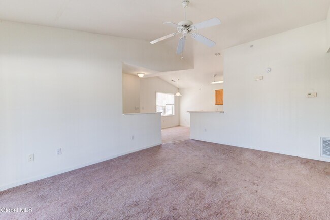 Building Photo - 304 Heritage Way