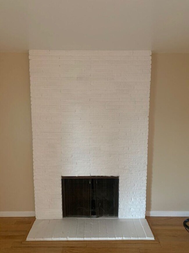Building Photo - 3 br, 2 bath House - 1318 TOPAZ WAY