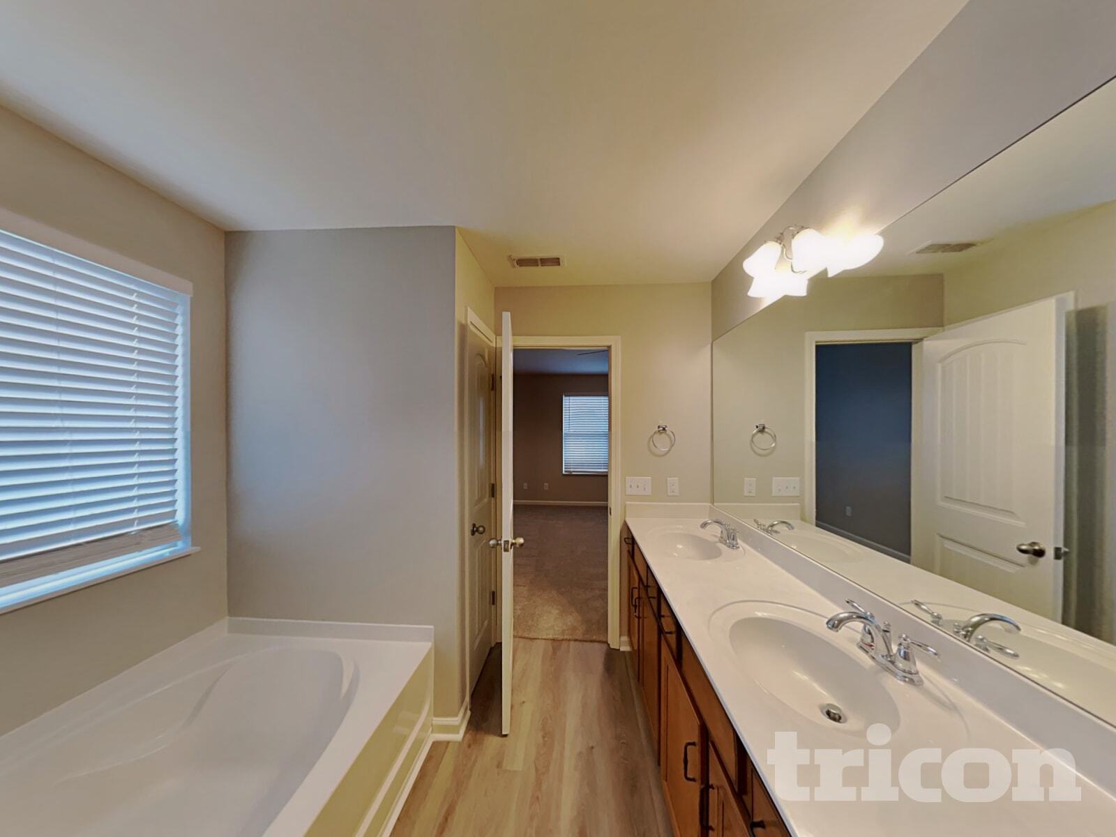 Building Photo - 1348 Creekside Dr