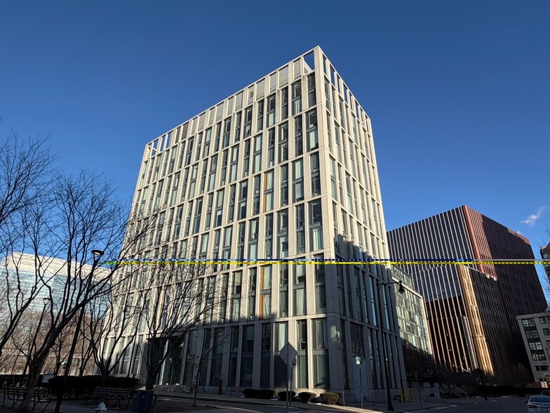 Building Photo - 2 Earhart St