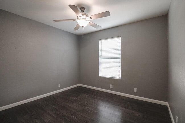 Building Photo - 2301 Tern Cir