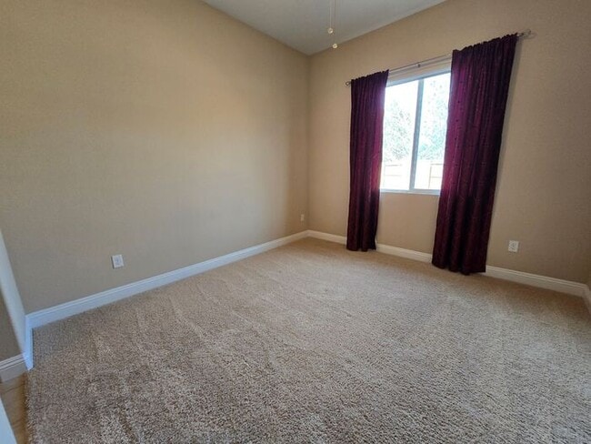 Building Photo - Beautiful Single-Story Home with Upgraded Kitchen & Spacious Backyard in Gated Community