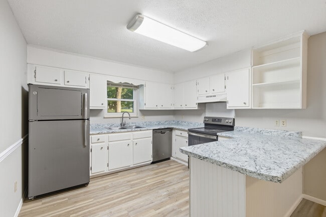 Building Photo - 7800 Temple Acres Dr