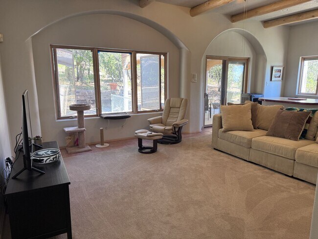 Building Photo - 3 Bedroom, 2.5 Bathroom Home in Tijeras, NM
