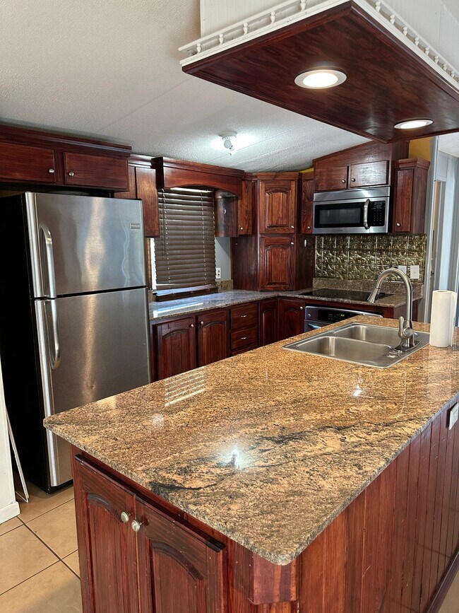 Building Photo - 16979 Pine Trail Dr