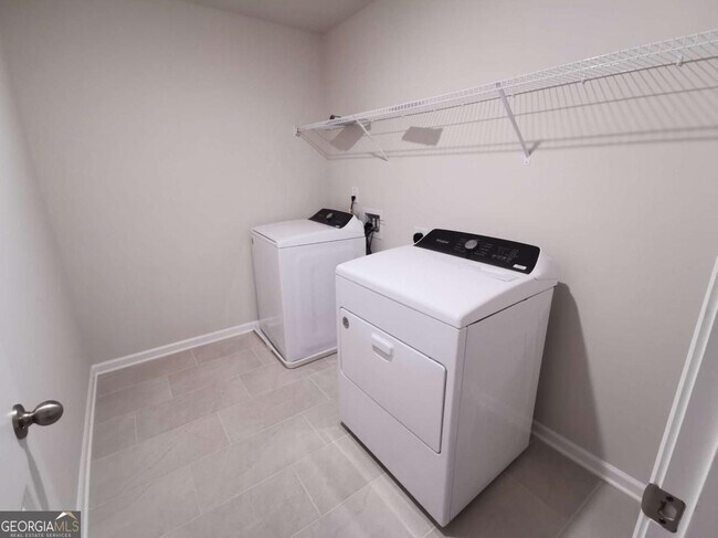 Building Photo - 6025 White Sycamore Pl