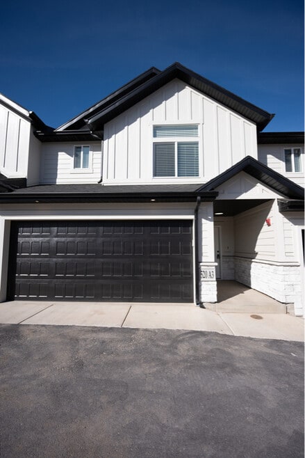 Building Photo - 520 E South Weber Dr