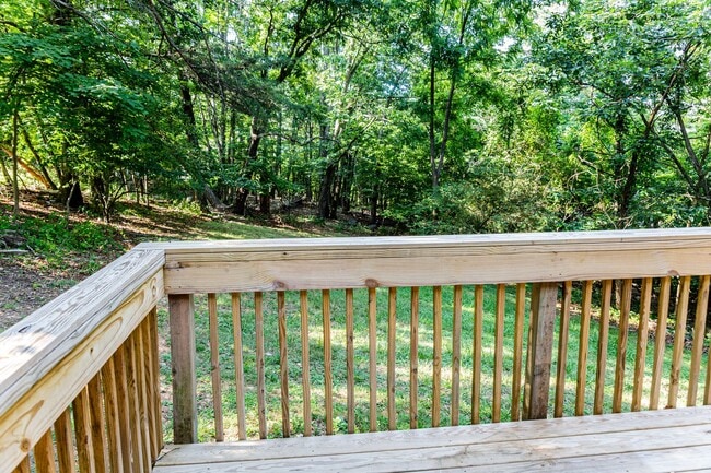 Building Photo - New Listing!