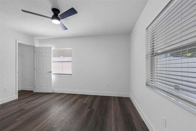 Building Photo - 11572 63rd Ave N