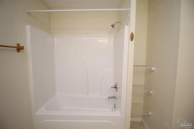 Building Photo - 3417 W Fisher St