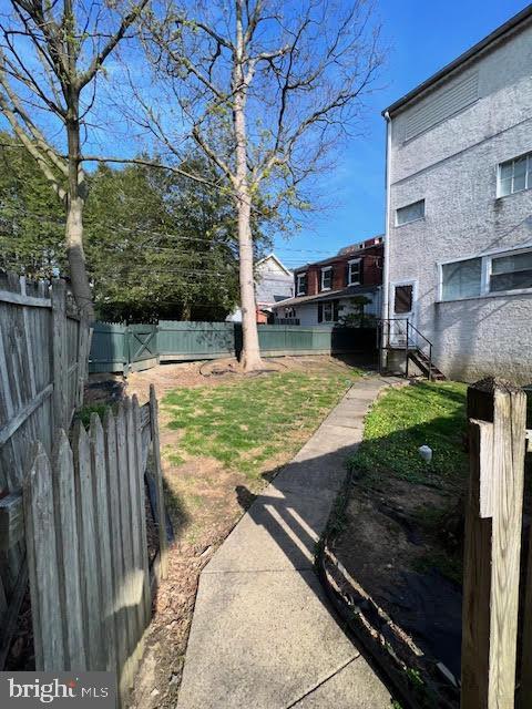 Building Photo - 129 W Miner St