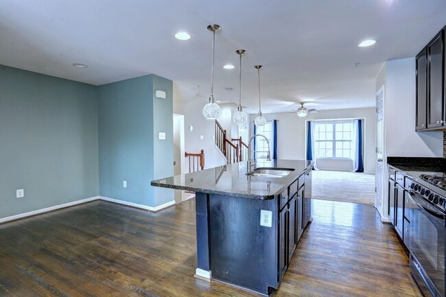 Building Photo - 3BD/2.2BA:  Fabulous Baltimore Townhome