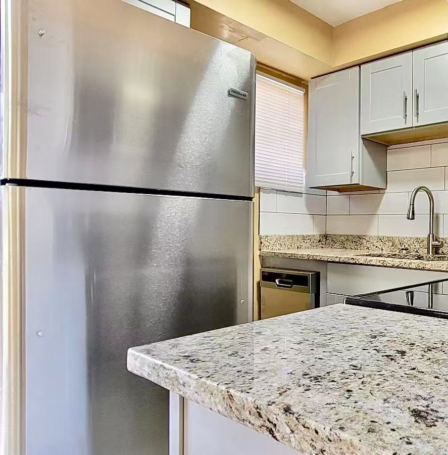 Building Photo - 2408 Linhart Ave