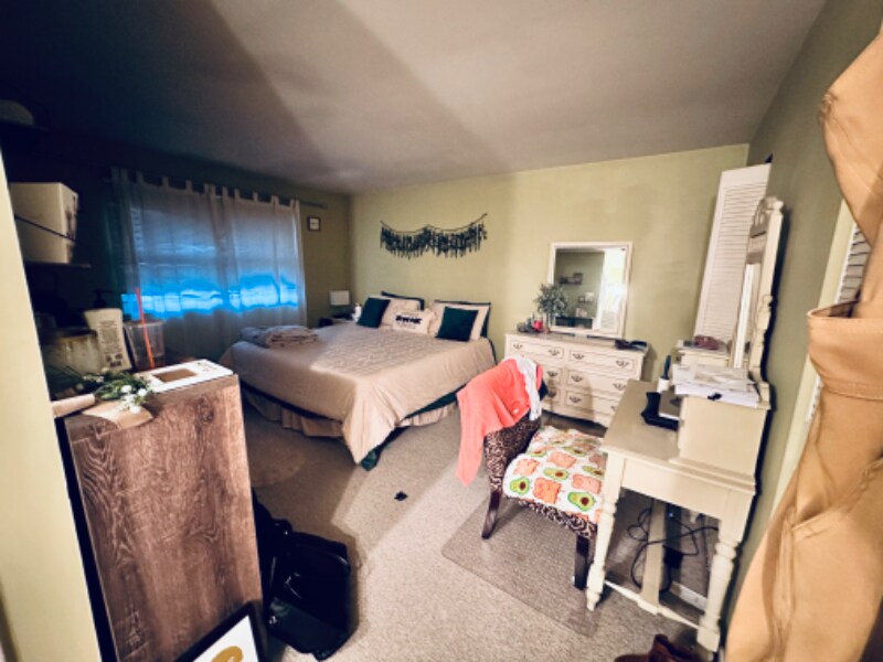 Building Photo - 2916 State Hill Rd