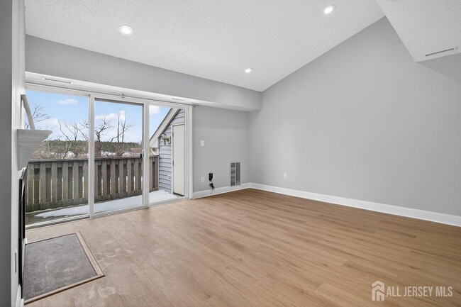 Building Photo - 304 Aspen Dr