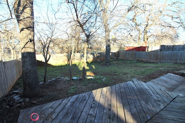 Building Photo - 609 Belle Air Ave