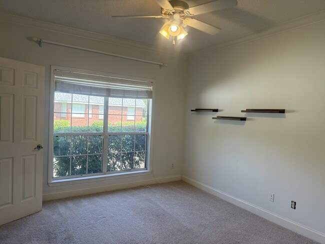 Building Photo - 141 Royal-