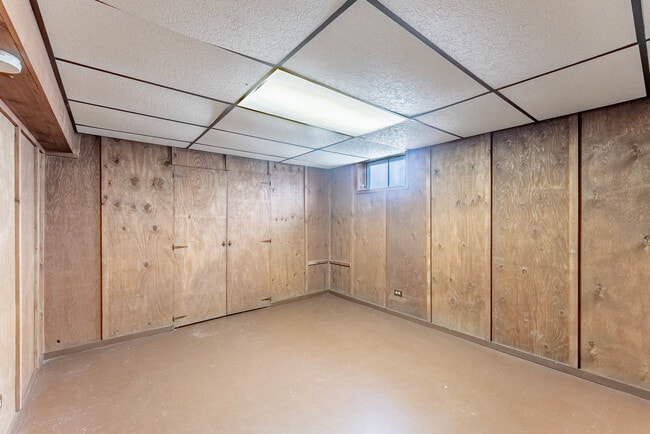 Building Photo - 5936 W 97th St