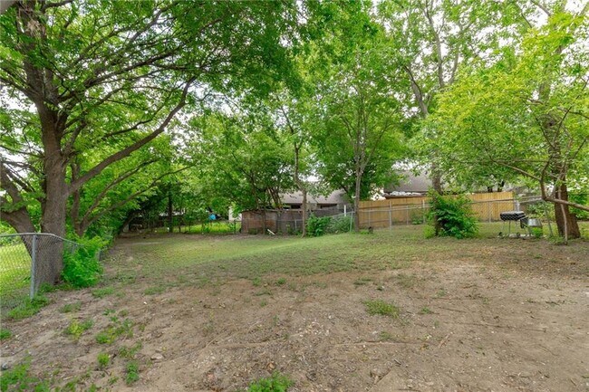 Building Photo - 11405 Walnut Ridge Dr