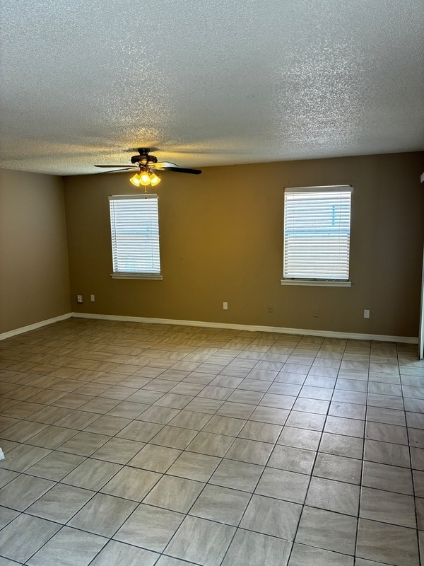 Building Photo - 11671 Tanager Dr