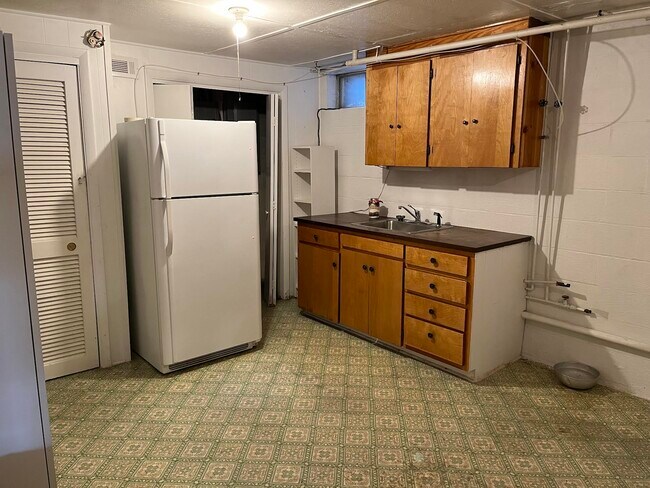 Building Photo - 328 East King Street-Home with loads of space