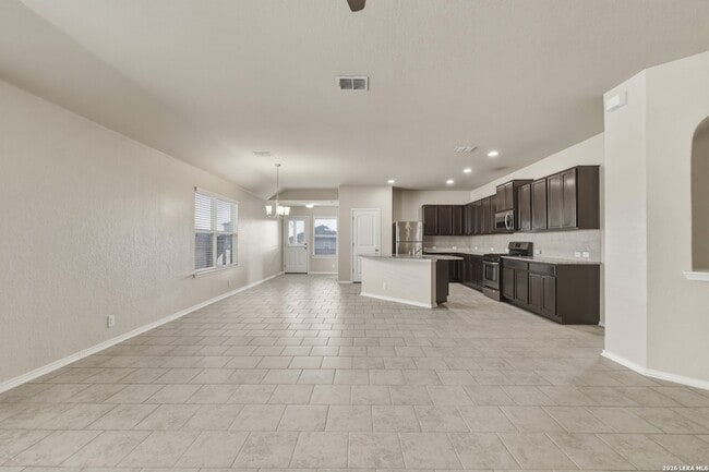 Building Photo - 8810 Double Oak