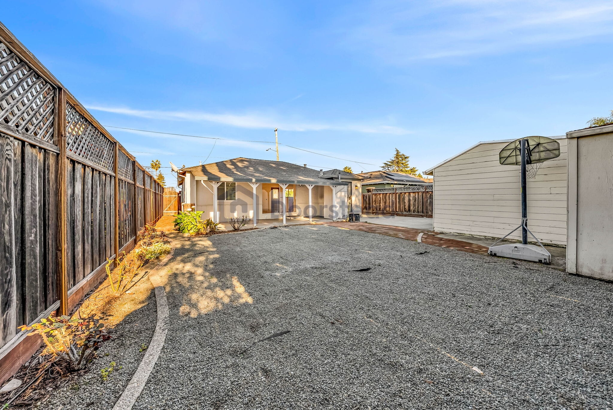 Building Photo - 2448 Pioneer Ave