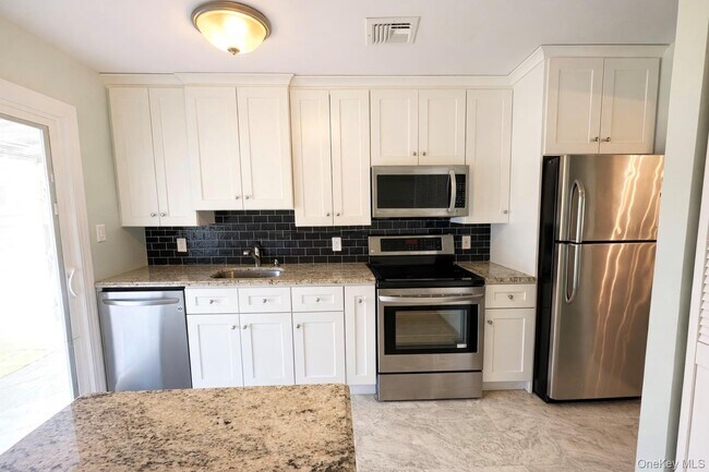 Building Photo - 426 Aylesbury Ct